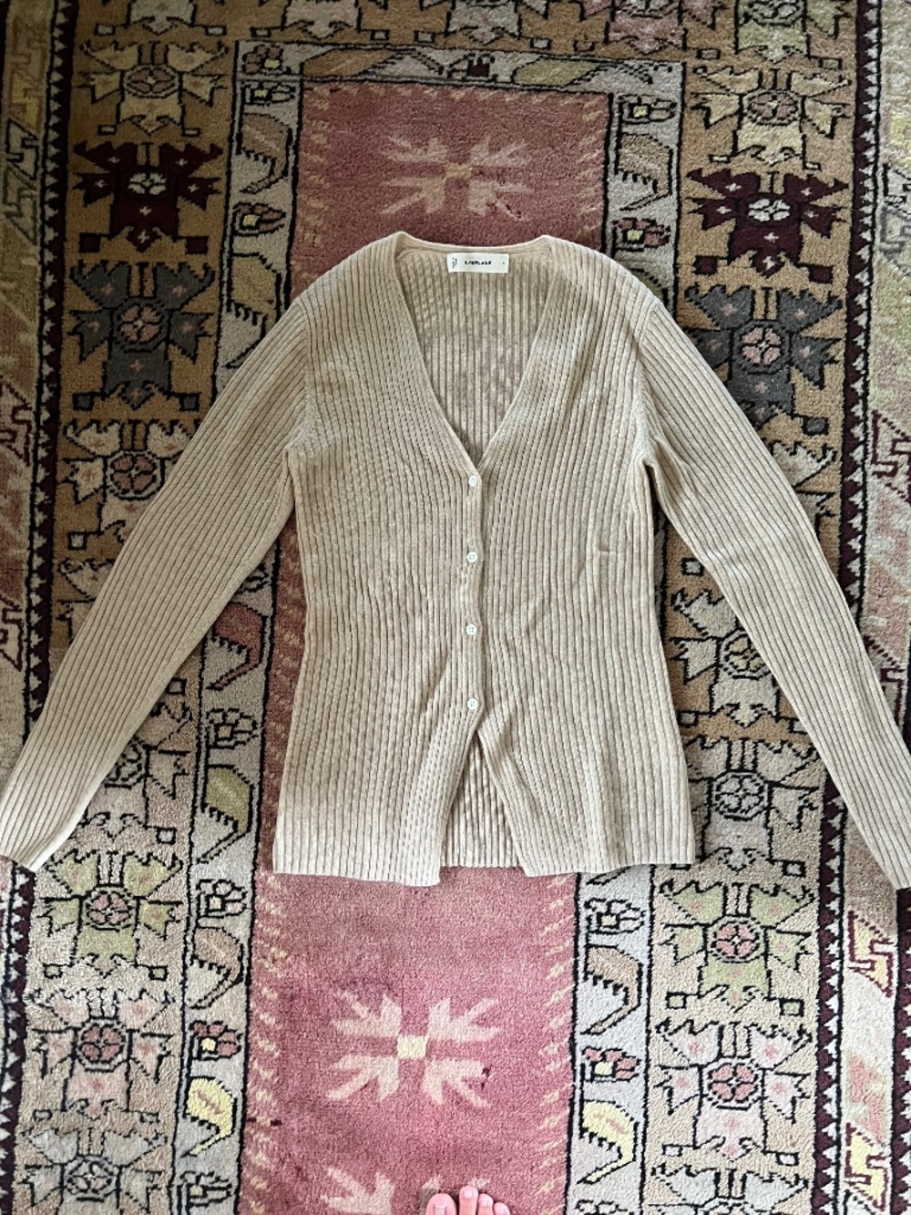 Everlane - Cashmere Ribbed V-Neck Cardigan - Small
